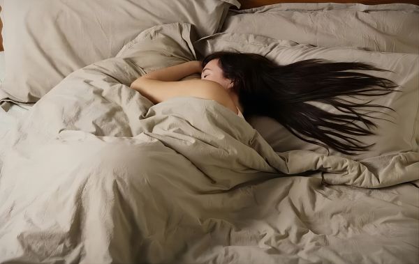 Professional Advice|can you sleep with clip in hair extensions?