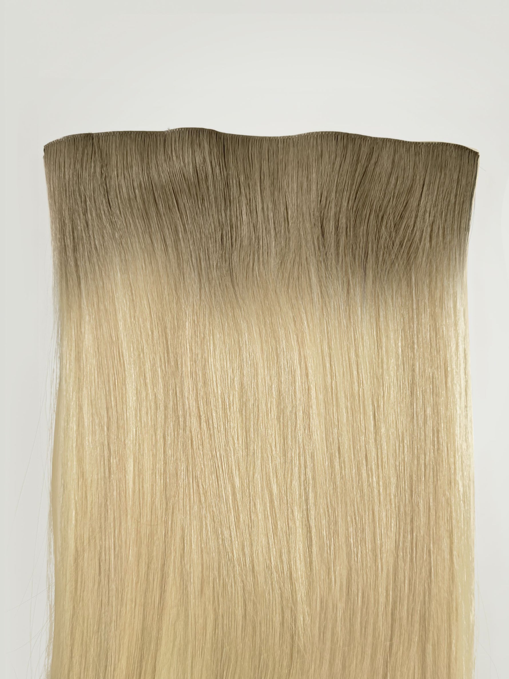 Rooted_Champagne_Blonde